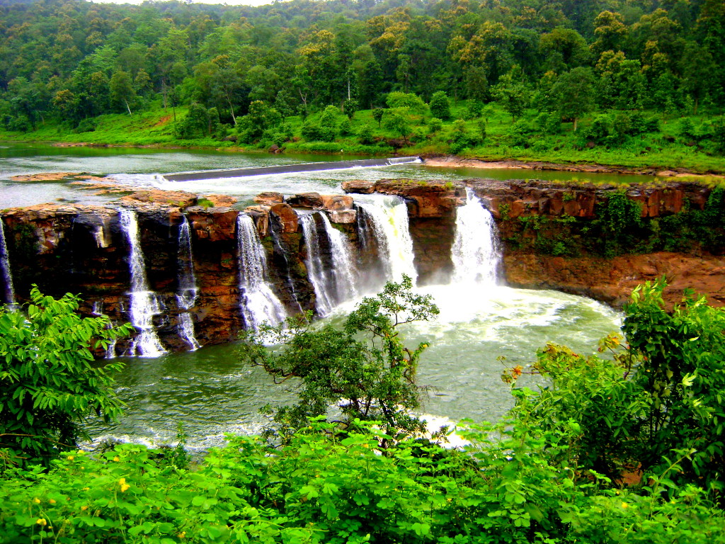 Gira Water Fall ,Saputara