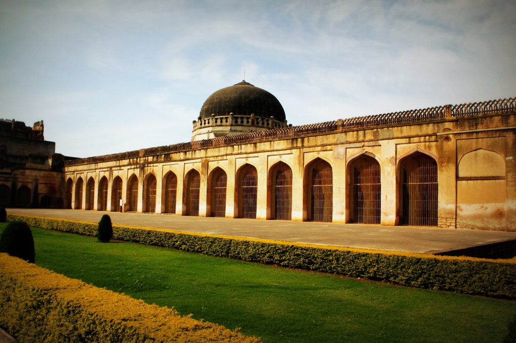 Old Palace (Gagan Mahal), Hampi