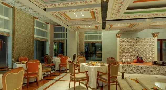 Pavilion Café - Jaypee Palace Hotel