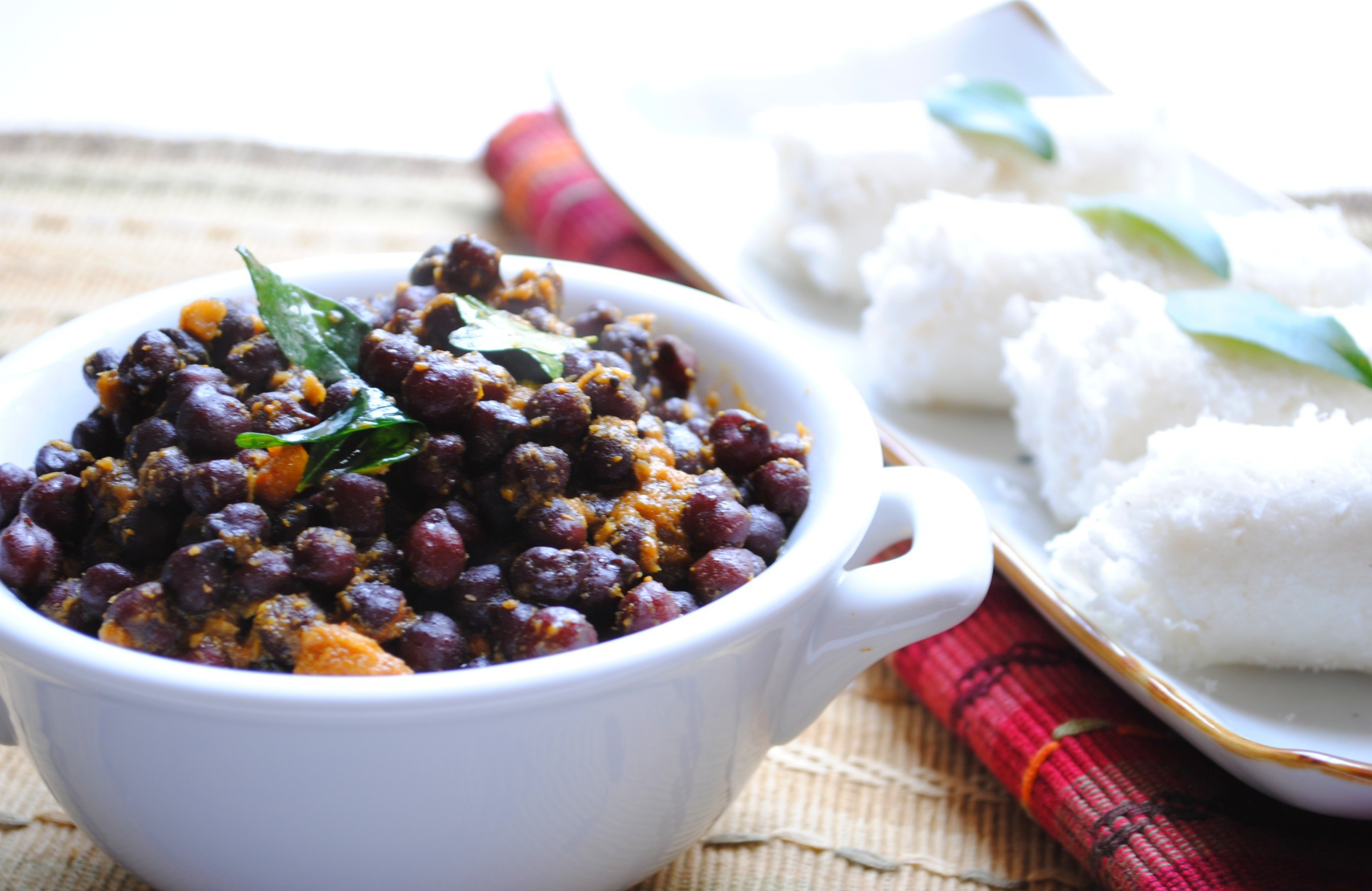 Puttu and Kadala Curry