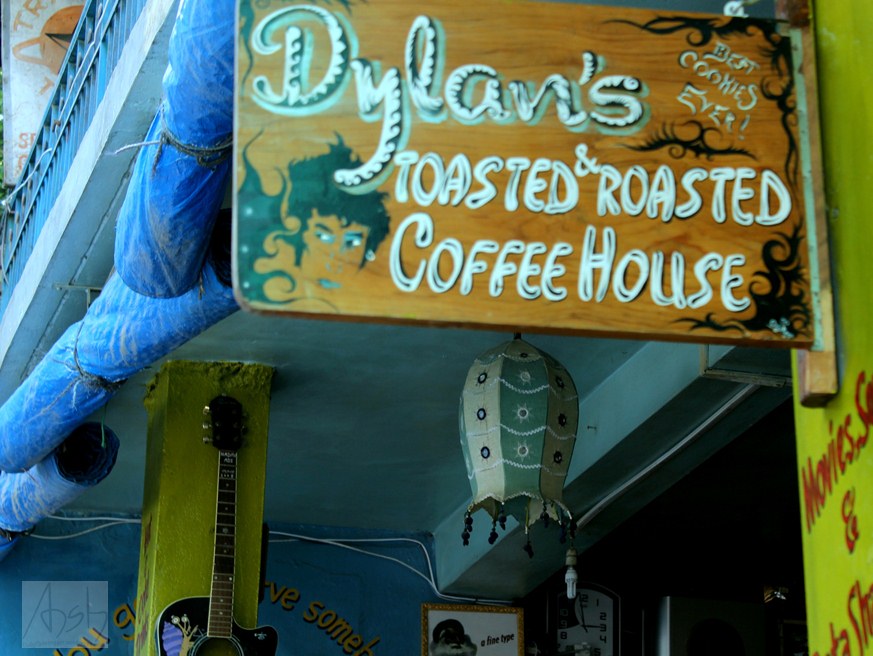 Dylan Cafe & Guest House